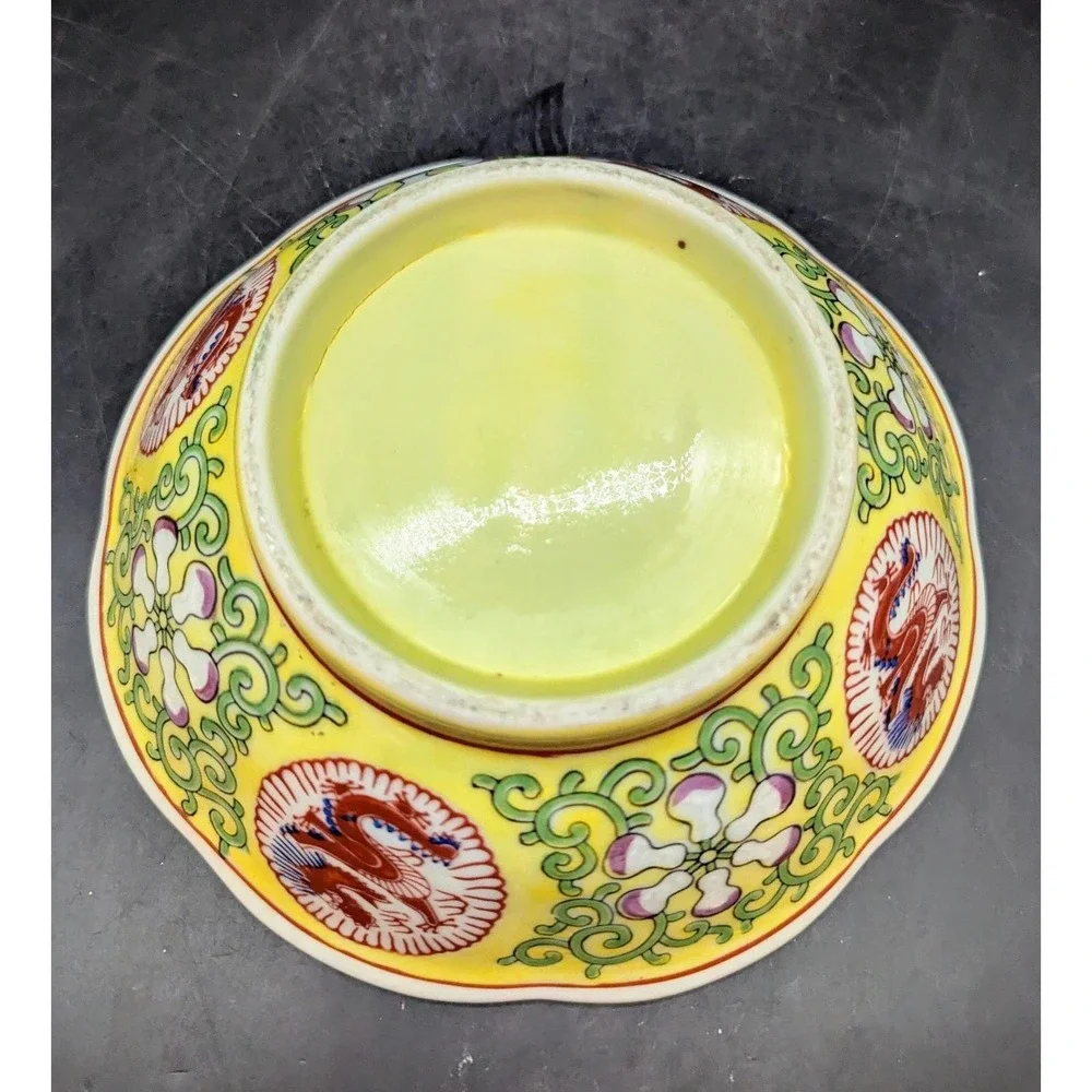 Antique Chinese Qing Dynasty Export porcelain Enamels on Yellow Ground Bowl 8